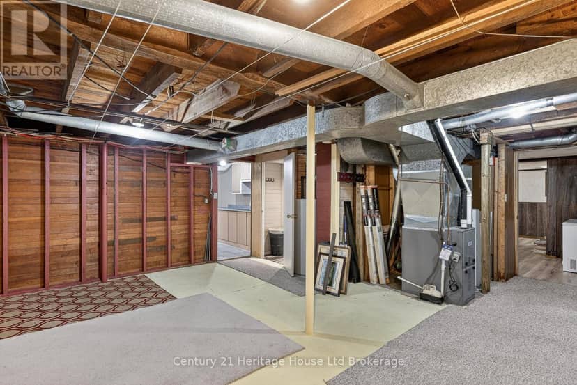 69 Bee Street — photo 25 of 40