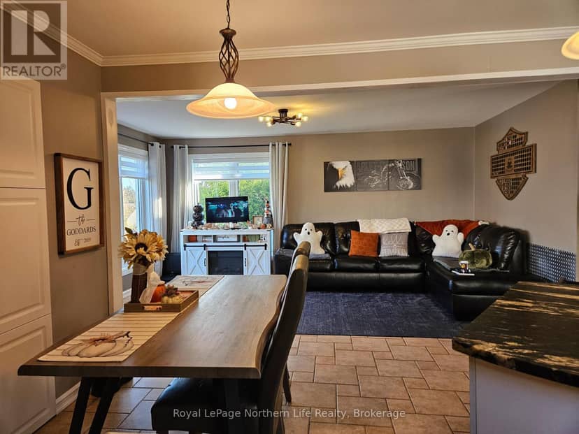 472 Albert Street — photo 20 of 39