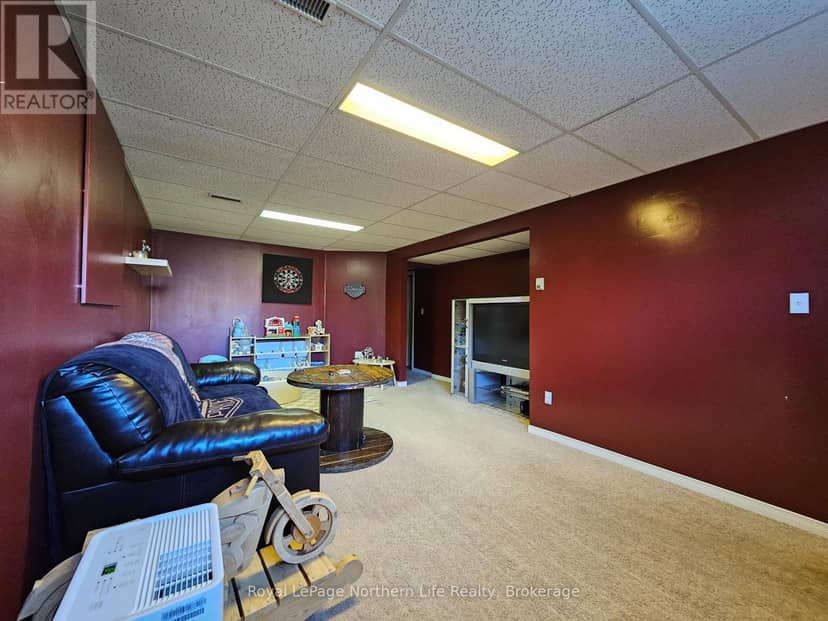 472 Albert Street — photo 32 of 39