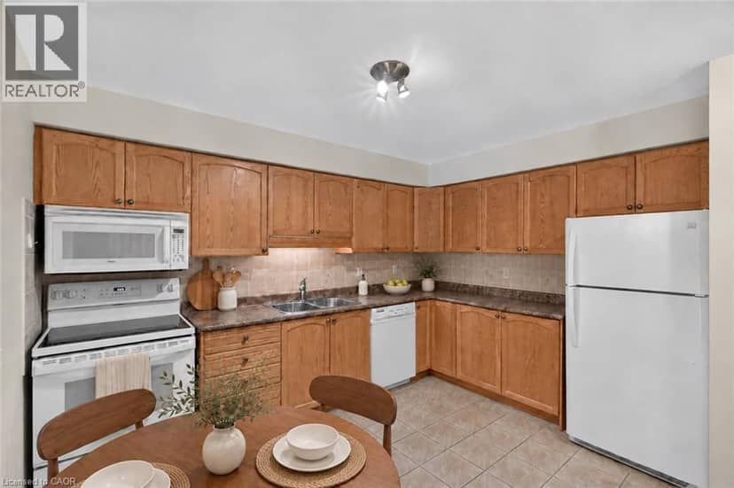 566 SOUTHRIDGE Drive Unit# 65 — photo 11 of 32