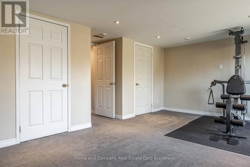 82 Walsh Crescent — photo 27 of 37