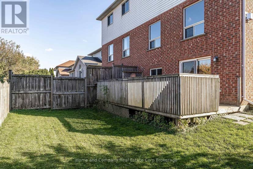 82 Walsh Crescent — photo 31 of 37