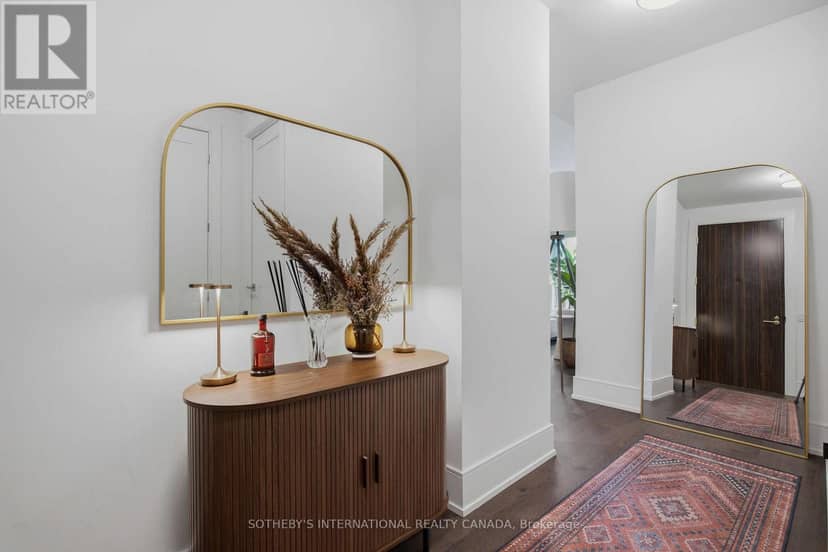 706 - 455 Wellington Street W, Toronto, photo 3