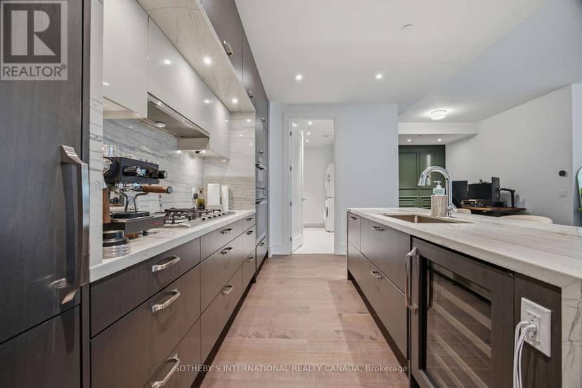 706 - 455 Wellington Street W, Toronto, photo 7