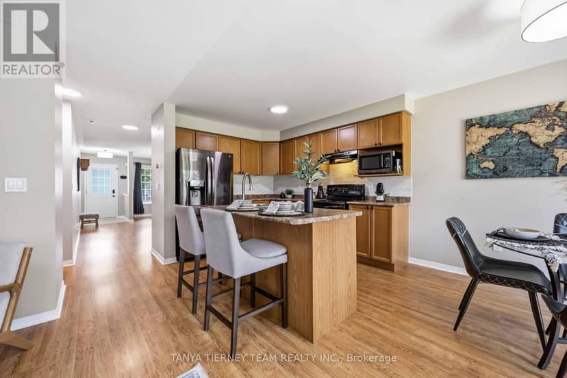 828 Taggart Crescent — photo 11 of 40