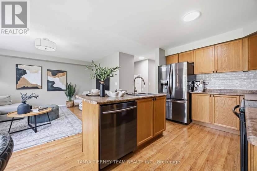 828 Taggart Crescent — photo 12 of 40
