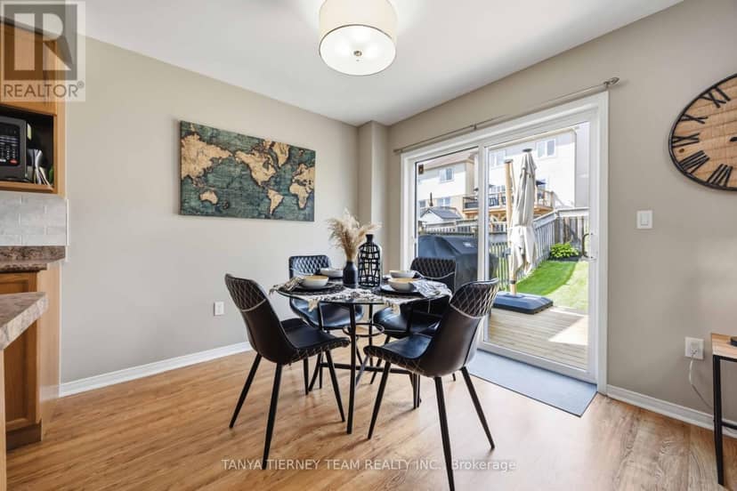 828 Taggart Crescent — photo 15 of 40