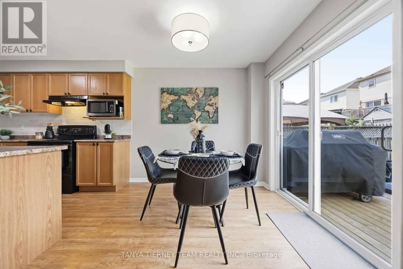 828 Taggart Crescent — photo 16 of 40
