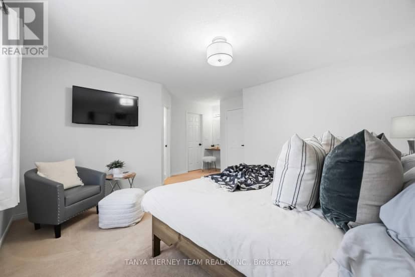 828 Taggart Crescent — photo 30 of 40