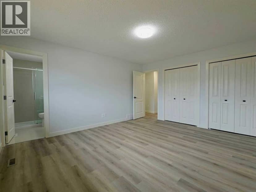7032 78 Street NW — photo 17 of 40