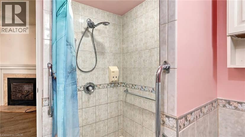 25 HOPE Avenue — photo 17 of 27