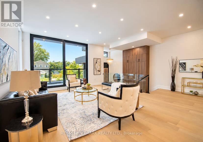 52 Wildwood Avenue, Richmond Hill, photo 2