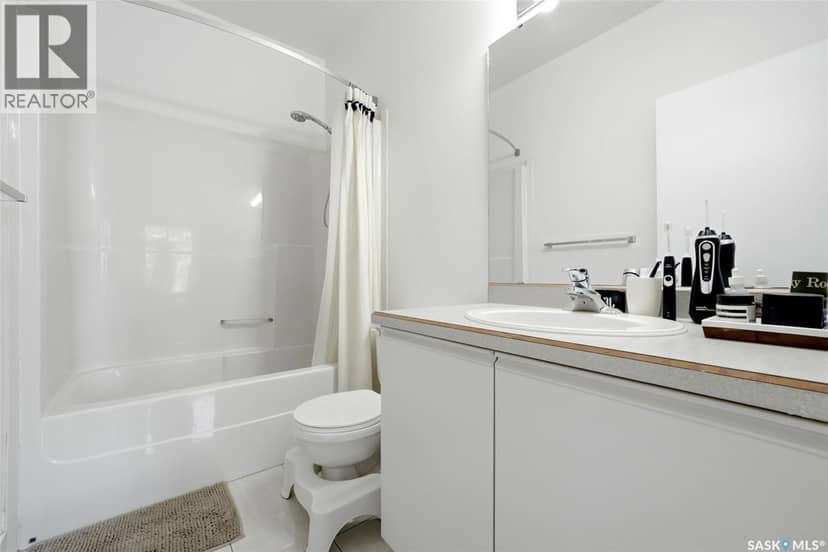 506 1867 Hamilton STREET — photo 14 of 25