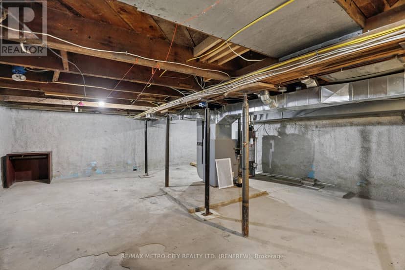 211 McAndrew Avenue — photo 25 of 34