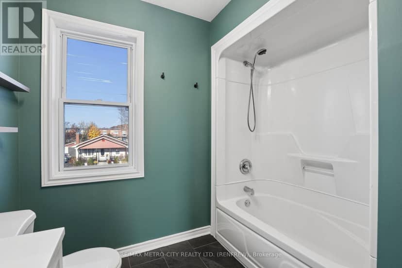 211 McAndrew Avenue — photo 24 of 34