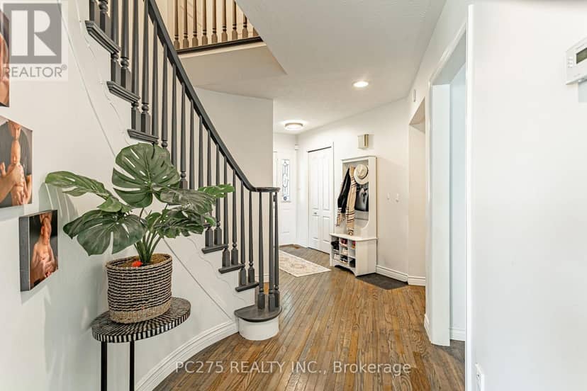 276 King Street E — photo 10 of 40