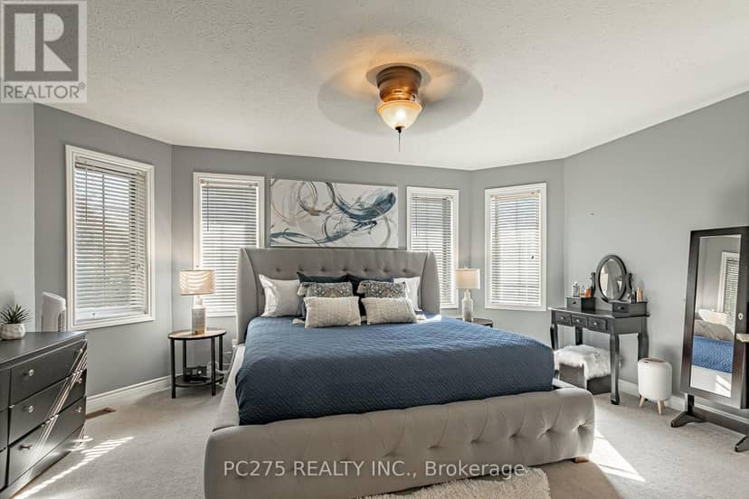 276 King Street E — photo 25 of 40