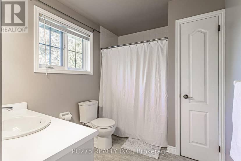 276 King Street E — photo 33 of 40