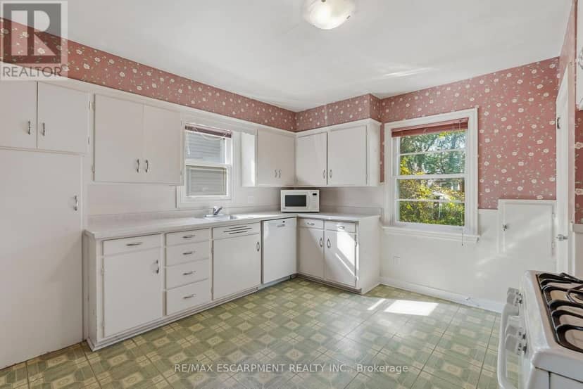 55 Lakeview Avenue — photo 12 of 29