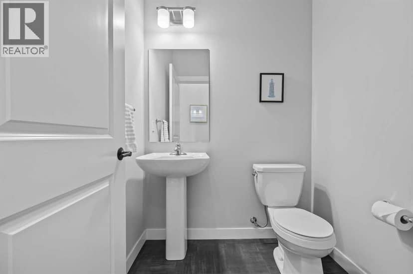 236 Rowmont Boulevard NW — photo 16 of 40