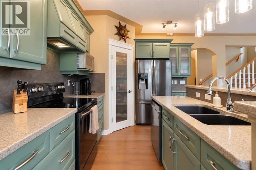 30 Discovery Ridge Gardens SW — photo 9 of 33