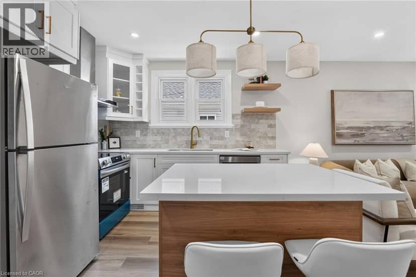 43 BRUCEDALE Avenue E — photo 8 of 40