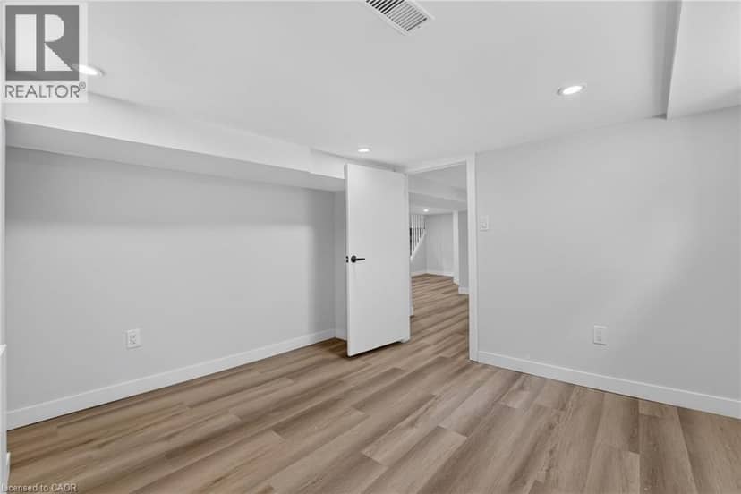 43 BRUCEDALE Avenue E — photo 27 of 40