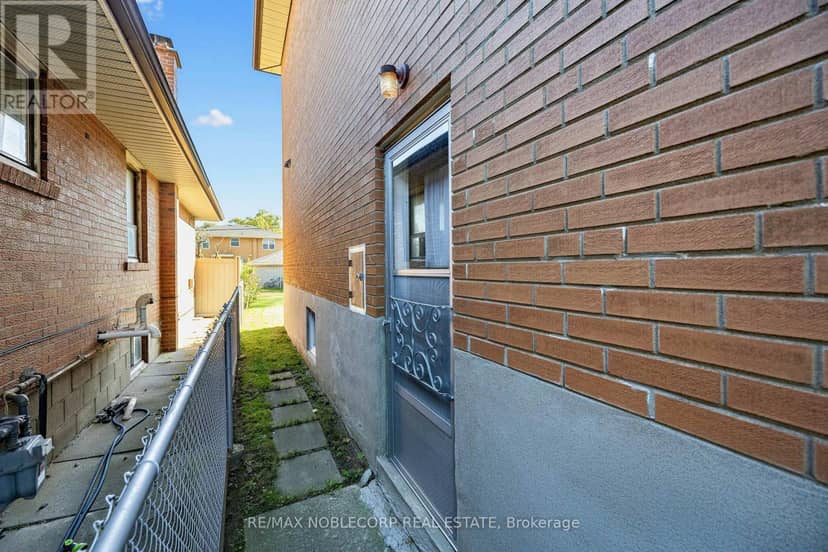 157 Hallmark Avenue — photo 33 of 36