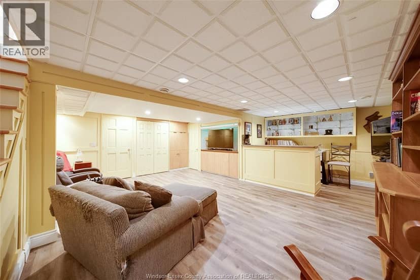 391 Betty Drive — photo 37 of 40