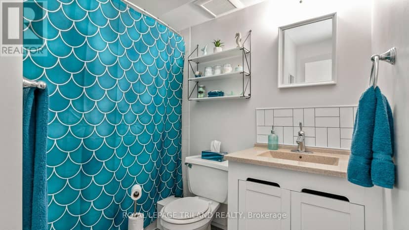 116 - 735 Deveron Crescent — photo 16 of 21