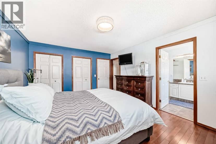 263 Coral Keys Drive NE — photo 27 of 40