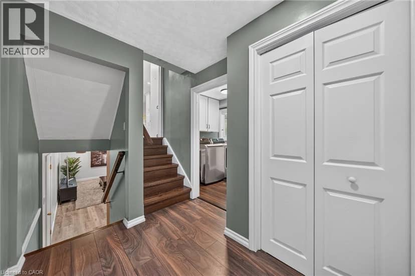 33 SHADYWOOD Crescent — photo 31 of 40