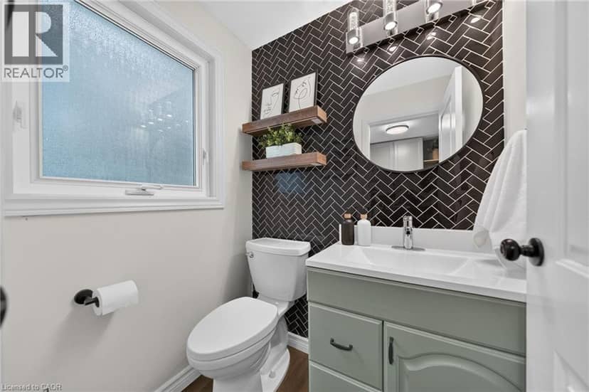 33 SHADYWOOD Crescent — photo 30 of 40