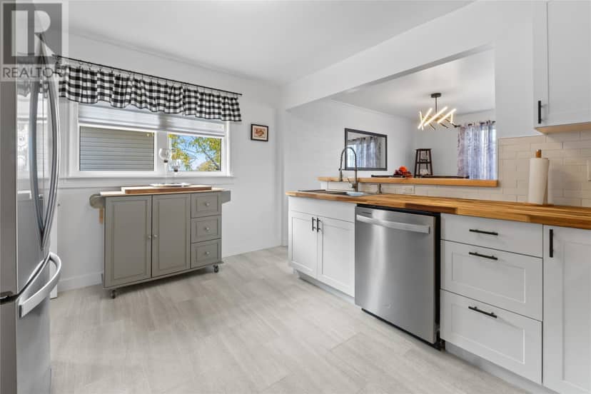 11 Valleyview Avenue — photo 9 of 26