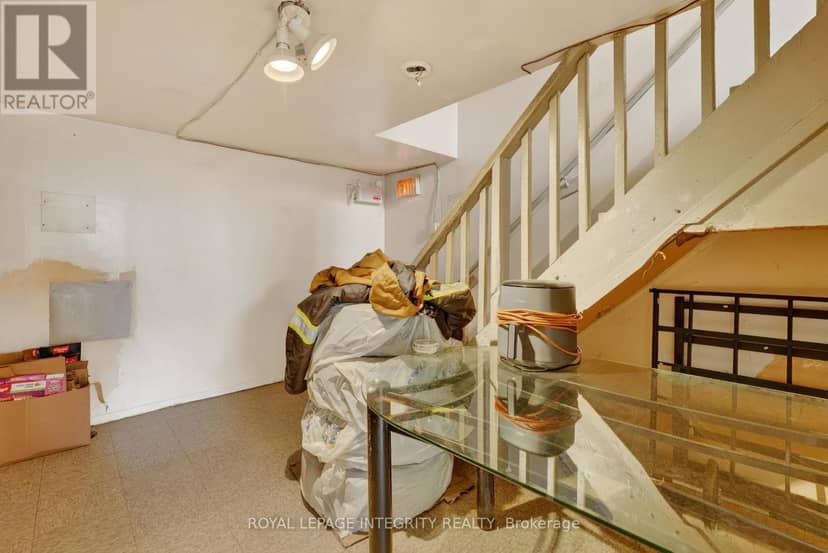 322-324 Queen Mary Street — photo 10 of 25