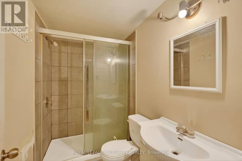 322-324 Queen Mary Street — photo 16 of 25