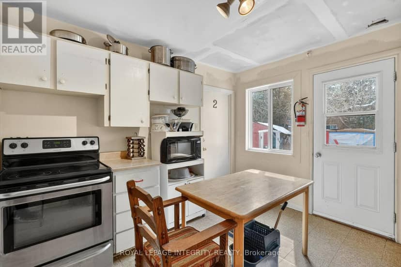 322-324 Queen Mary Street — photo 18 of 25