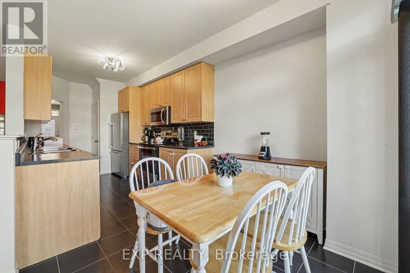 115 Hawkshaw Crescent — photo 11 of 40