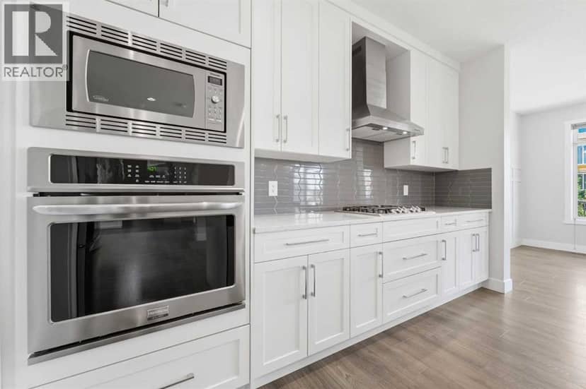 129 Kingsbury Close SE — photo 9 of 40