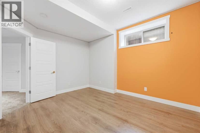129 Kingsbury Close SE — photo 39 of 40