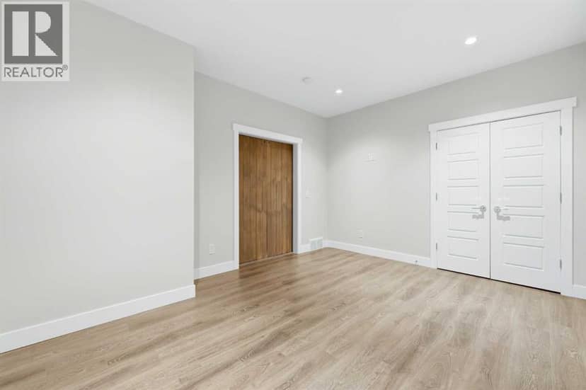 129 Kingsbury Close SE — photo 40 of 40