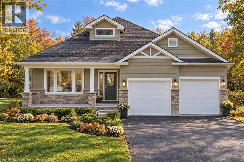 218 BRIDGE Crescent, Minto