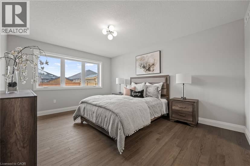 218 BRIDGE Crescent, Minto, photo 5