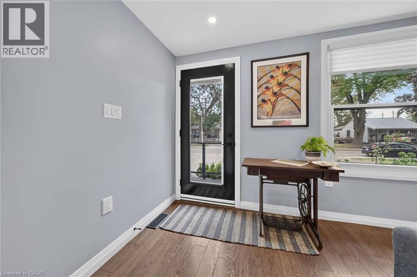 271 JULIAN Avenue, Hamilton, photo 3