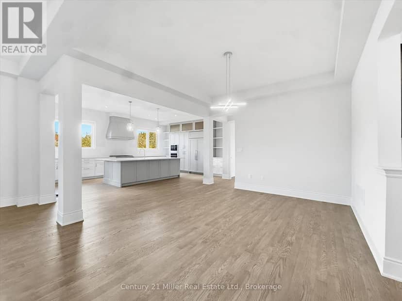 2339 Hyacinth Crescent — photo 11 of 40