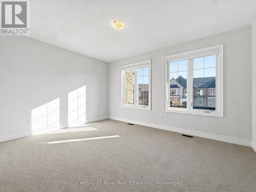 2339 Hyacinth Crescent — photo 31 of 40