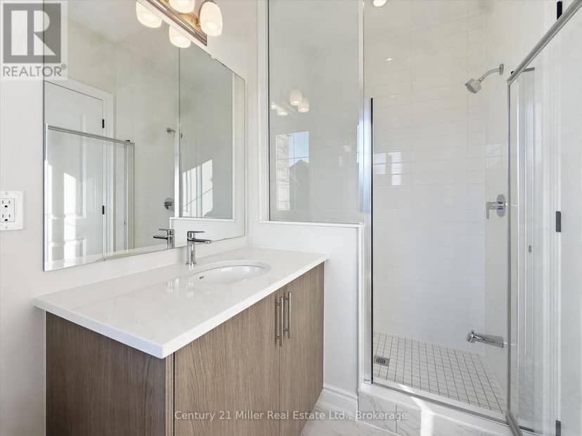 2339 Hyacinth Crescent — photo 36 of 40