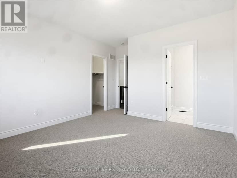 2339 Hyacinth Crescent — photo 38 of 40