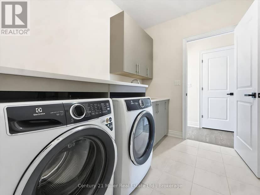 2339 Hyacinth Crescent — photo 40 of 40