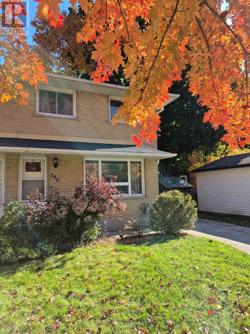 200 Delatre Street, Woodstock, photo 3